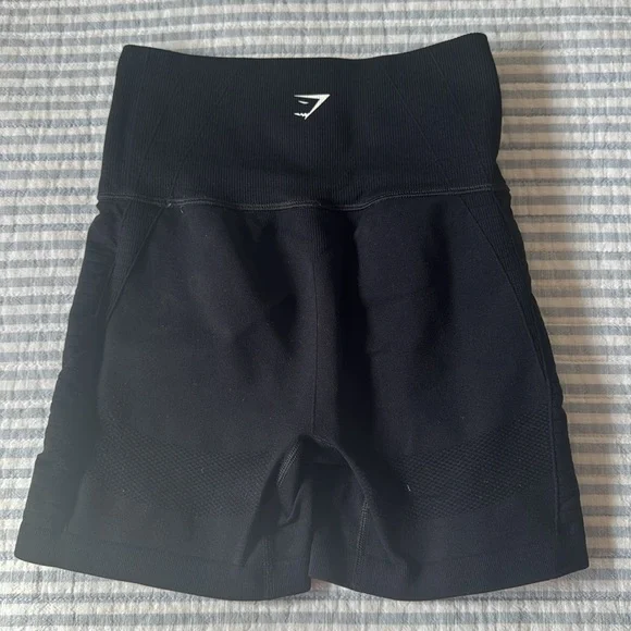 Gym Shark seamless Shorts - Picture 3 of 4